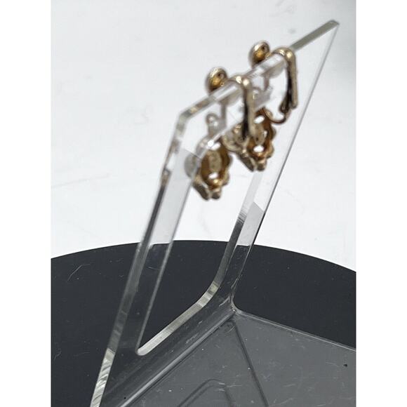 Avon Vintage Faux White Pearl Flower Drop Dangle Gold Tone Clip On Earrings - Picture 14 of 16